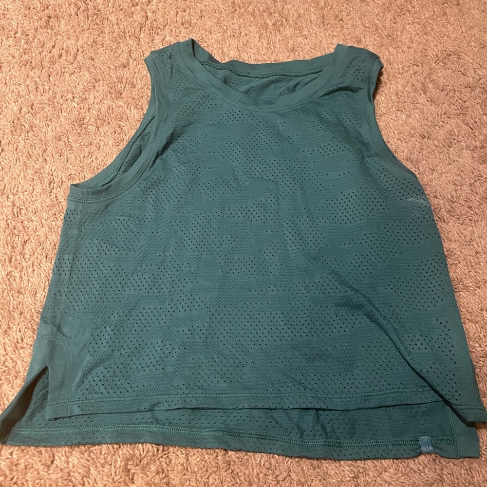 Lululemon train to be tank